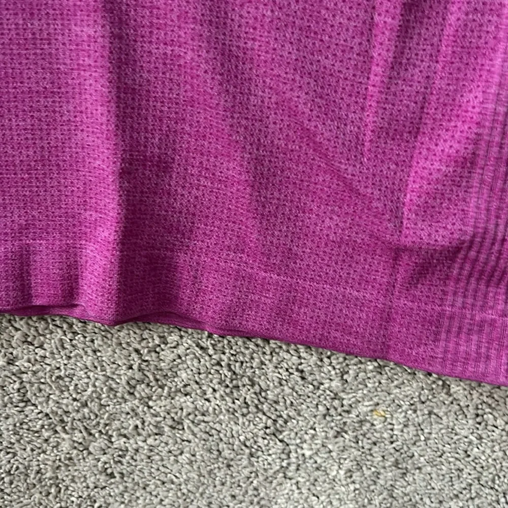Lululemon Raspberry Tank - size 6 - Picture 4 of 6